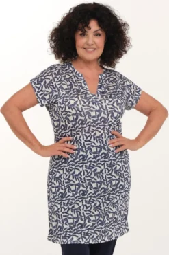 Sakina tunika